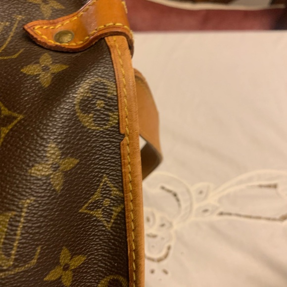Authentic Louis Vuitton Monogram Saumur 35 shoulder bag - Picture 6 of 15